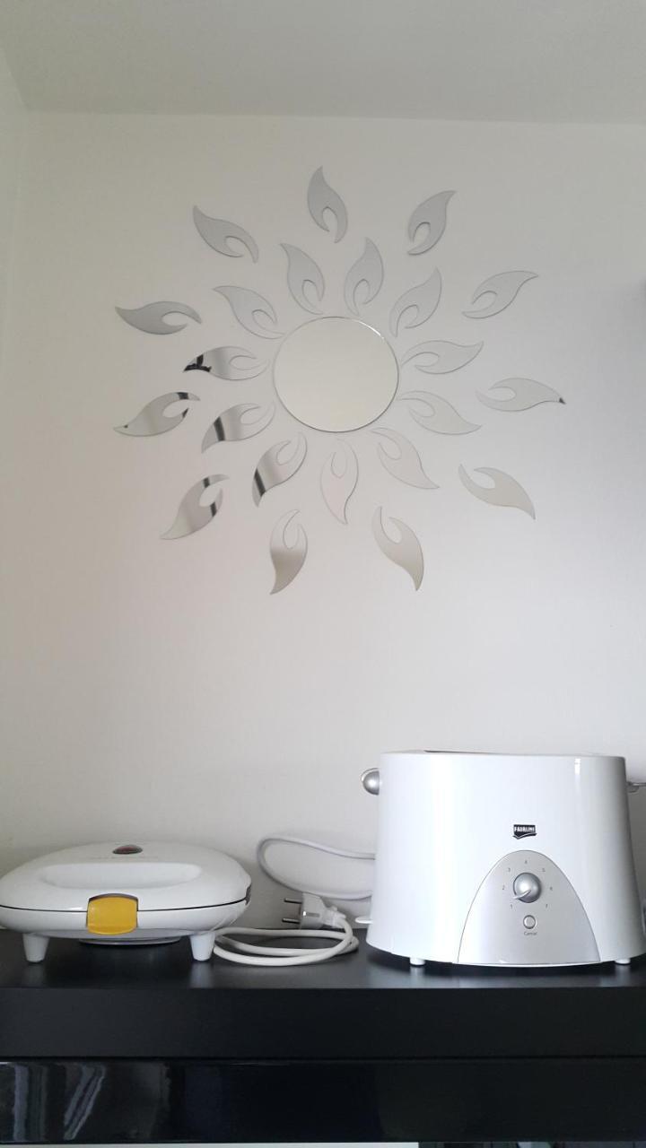 Bastien Studio Near Airport Прага Екстер'єр фото